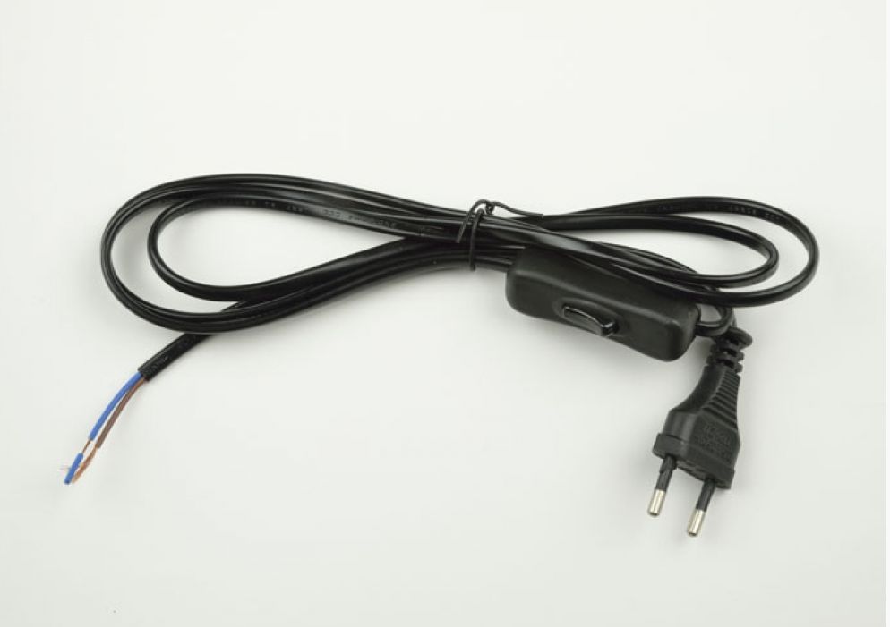 Сетевой шнур с вилкой и выключателем UNIEL UL-00004432 UCX-C11/02A-170 BLACK